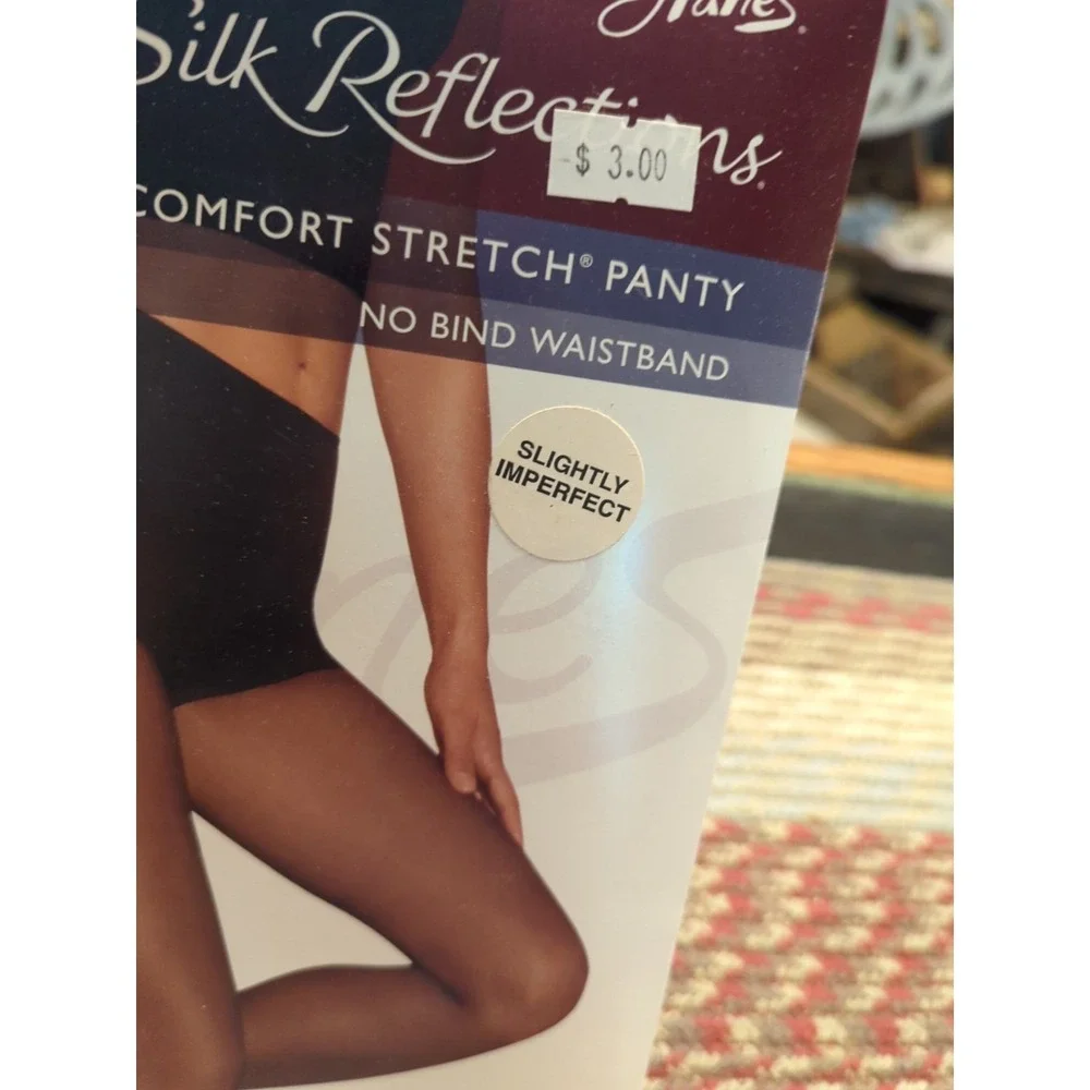 Vintage New Hanes Silk Reflections Silky Sheer‎ Pantyhose Size CD Jet Black